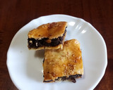 Foto del paso 9 de la receta: Empanada de morcilla, pera y piñones