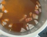 A picture of step 2 of Lucknowi kali masoor dal.