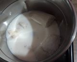 A picture of step 2 of Banana milkshake.
