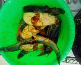 Foto langkah ke 2 dari resep Lele Goreng Cabai Hijau.