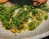 Foto del paso 2 de la receta: 🦐🦐merluza en salsa verde a mi manera🦐🦐