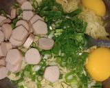 Foto langkah ke 2 dari resep Omelet Mie Telur.