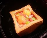 รูปขั้นตอนการทำที่ 5 ของ ขนมปังอบไข่และเบคอน