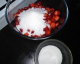 صورة لخطوة 1 من وصفة معجون الفراولة 🍓🍓