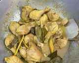 Foto langkah ke 5 dari resep Ayam tahu tempe ungkep bumbu kuning.