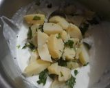 A picture of step 4 of Dahi Aloo Raita.