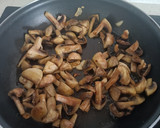 Foto del paso 3 de la receta: Espaguetis negros con champiñones y gambones