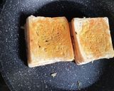 Foto langkah ke 3 dari resep Roti bakar isi coklat.