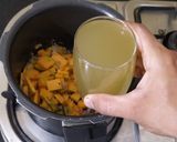 सिम्पल पंपकिन सूप -लाल भोपळ्याचे सूप (lal bhopla soup recipe in marathi) रेसिपी स्टेप 4 फोटो
