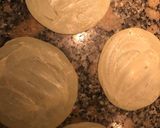 Foto del paso 2 de la receta: Medialunas pequeñas de queso (snack)
