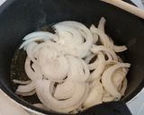 Foto del paso 3 de la receta: Lomo de cerdo encebollado con puré de patatas