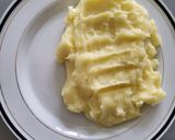 A picture of step 5 of Creamy mashed potatoes.