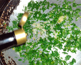 Foto del paso 2 de la receta: Filete al perejil con papas rústicas