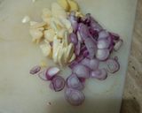 Foto langkah ke 2 dari resep Cumi, Wortel, Enoki, Asam Manis.