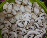 Foto langkah ke 1 dari resep Mie Ayam Jamur Mudah.