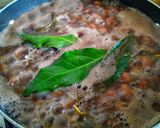 Foto del paso 1 de la receta: Chorizos con alubias (frijol cargamento)