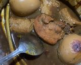 Foto langkah ke 5 dari resep Semur Ayam, Telur dan Tahu khas Betawi.