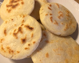 Foto del paso 3 de la receta: Arepas con filet de pollo en cerveza de moras rojas