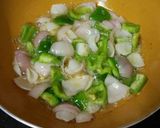 A picture of step 2 of Chicken Patiala.
