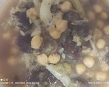 Foto del paso 5 de la receta: Caldo de verduras con garbanzos y morcilla de cebolla picante