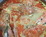Foto langkah ke 3 dari resep Rajungan bumbu kari.