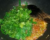 A picture of step 5 of Palak-Kale chane ki ghughni.