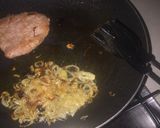 Foto del paso 1 de la receta: Hamburguesa, cebolla, tomate & queso