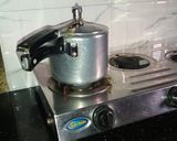 A picture of step 4 of Makhni dal.