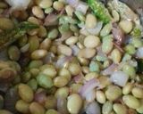 A picture of step 4 of Awarekalu husli (butter beans).
