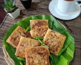 Foto langkah ke 6 dari resep Martabak Telur Kol & Kornet.