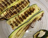Foto del passaggio 2 della ricetta Involtini di zucchine e feta