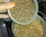A picture of step 4 of Mujaddara (Palestinian Lentil and Rice Dish).
