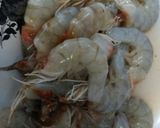 Foto langkah ke 1 dari resep Udang tumis bawang putih.