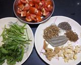 A picture of step 1 of Tomato dhania shorba.
