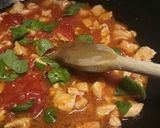 A picture of step 2 of Calamarata al salmone.