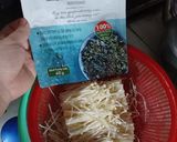 Hình bước làm 4 của món Thịt đầu heo luộc với canh nấm kim châm keto