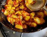 पूरी आलू टमाटर की सब्जी(poori aloo tamatar ki sabzi recipe in hindi) रेसिपी चरण 2 फोटो