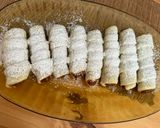 Foto del paso 8 de la receta: Cañoncitos hojaldrados de Dulce de leche 💛