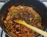 A picture of step 7 of Stir fry chicken spegettis.