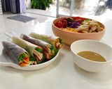 Hình bước làm 3 của món Gỏi cuốn và salad gà eatclean