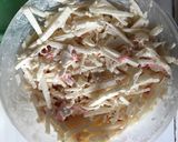Foto del paso 2 de la receta: Ensalada de jícama con surimi