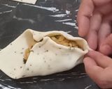A picture of step 8 of Aloo(potato) samosa.