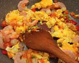 Foto langkah ke 3 dari resep 24. Pineapple Fried Rice (Nasi goreng nanas khas Thailand).