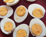 Foto del paso 1 de la receta: Huevos duros, rellenos!