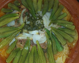 Foto del paso 5 de la receta: Tajín de carne de ternera con gombos y salsa de tomate - Mlokhiya