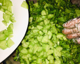 A picture of step 4 of Local salad🥗.