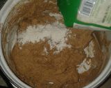 Foto langkah ke 2 dari resep Cookies Coklat Kacang.