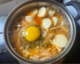 รูปขั้นตอนการทำที่ 3 ของ ซุปกิมจิเต้าหู้ไข่บะหมี่ผัก