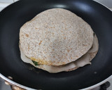 Foto del paso 3 de la receta: Quesadillas de espinacas y champiñones 🥬🍄🌮
