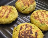 Foto del paso 4 de la receta: Hamburguesas de arvejas partidas